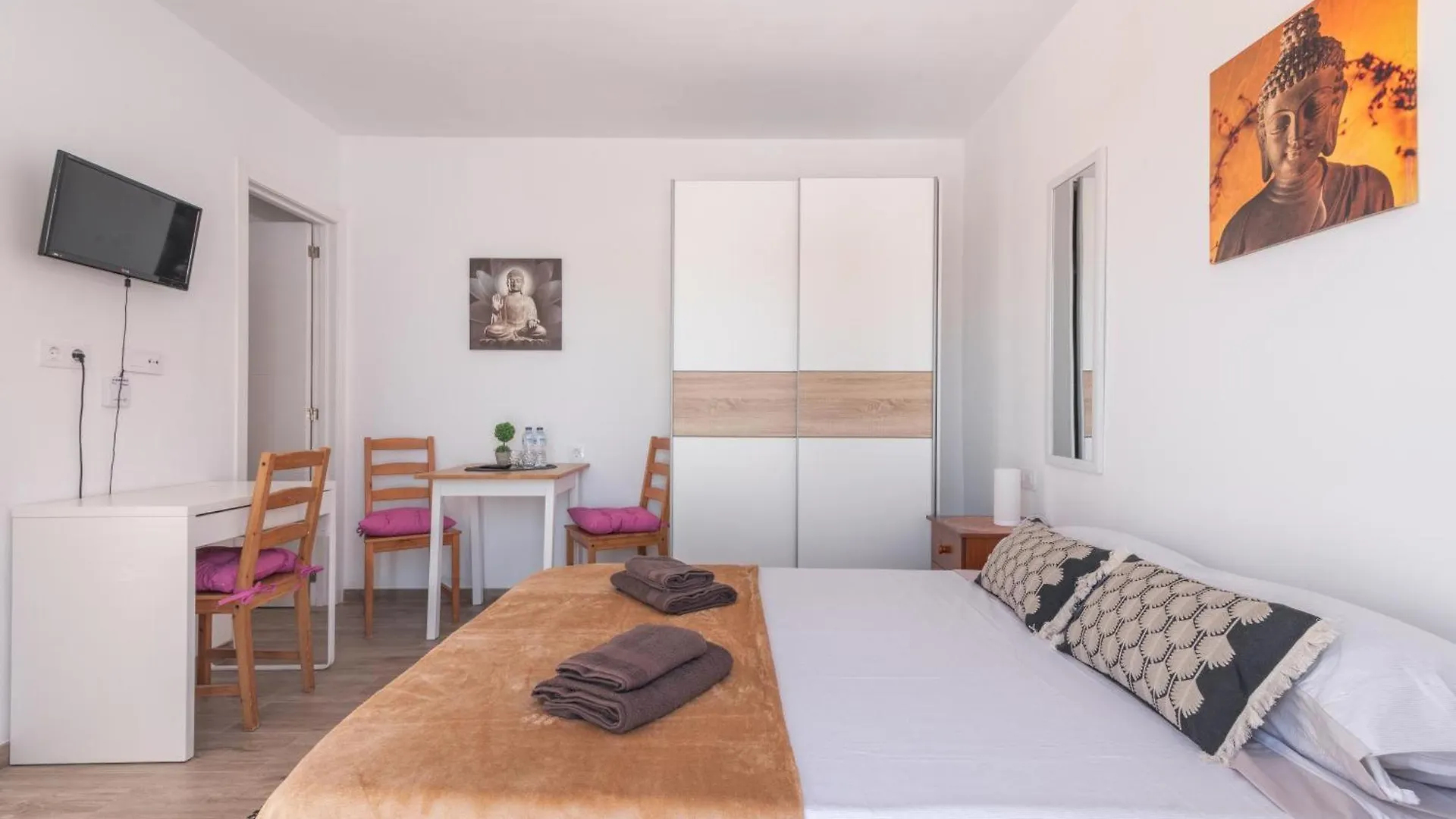Centrico Atico Con Terraza Privada Lejlighed Arona